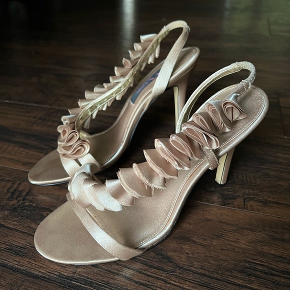 Tan Ruffle Heels - Picture 2 of 5